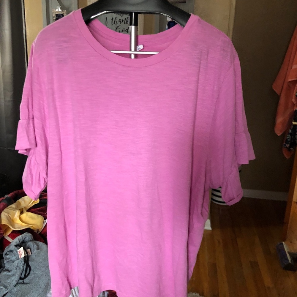 Loose fit pink top!